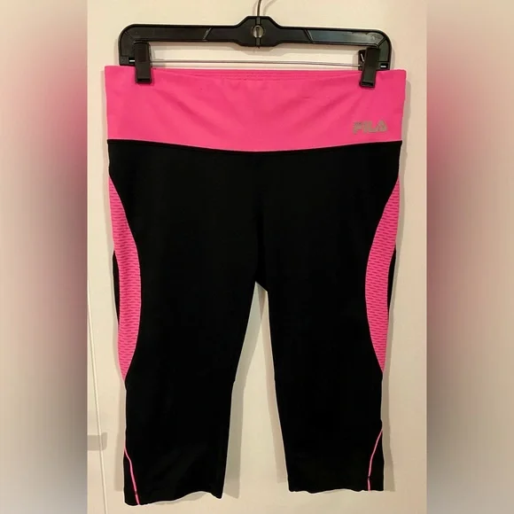 💰5/$25 Fila Black & Hot Pink Crop Leggings Size 8 - Picture 1 of 2